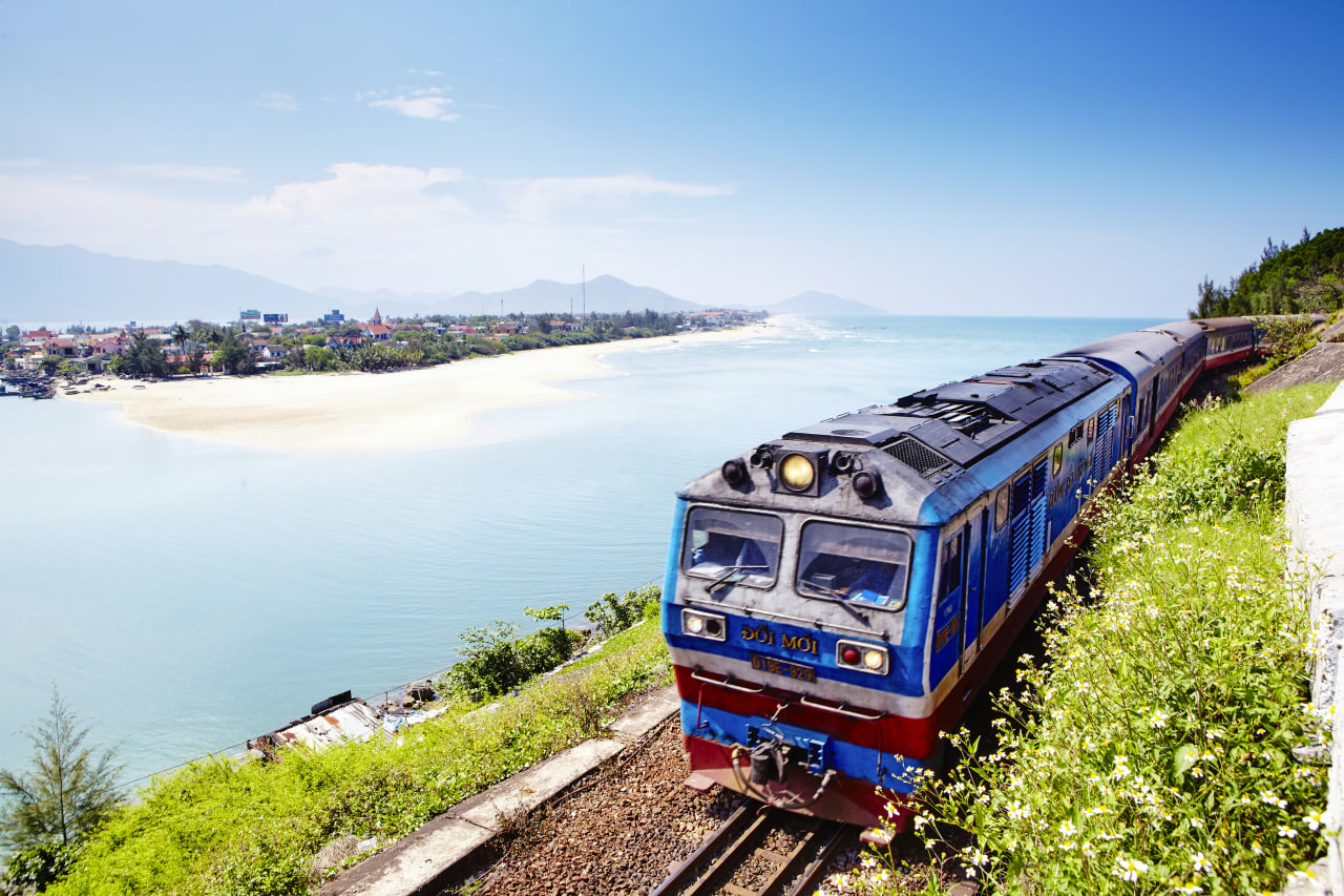 Vietnam’s railway has been honored as the “World’s Best Train Journey” for 2025.
