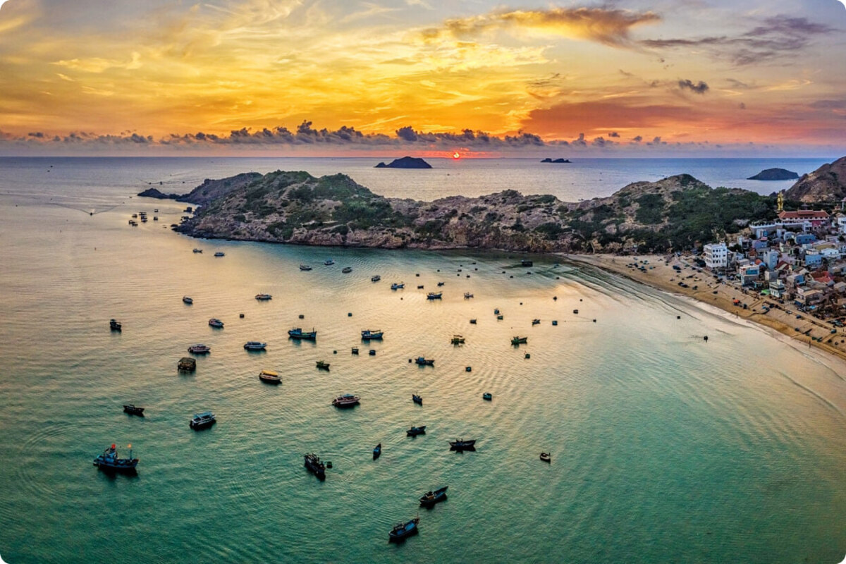 Top 10 Stunning Beaches in Phu Yen with Essential Travel Tips Top 10 Stunning Beaches in Phu Yen with Essential Travel Tips