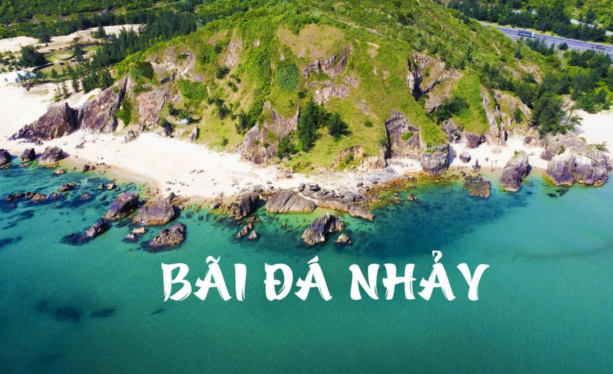 Da Nhay Beach, Quang Binh: A Complete Guide to Vietnam’s Stunning Rocky Coast. Da Nhay Beach, Quang Binh: A Complete Guide to Vietnam’s Stunning Rocky Coast.