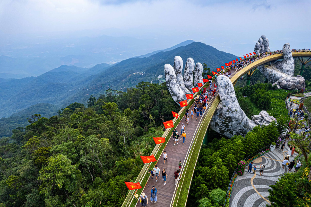 Golden Hand Bridge in Vietnam at Ba Na Hills, Da Nang – An Iconic Must-Visit Landmark