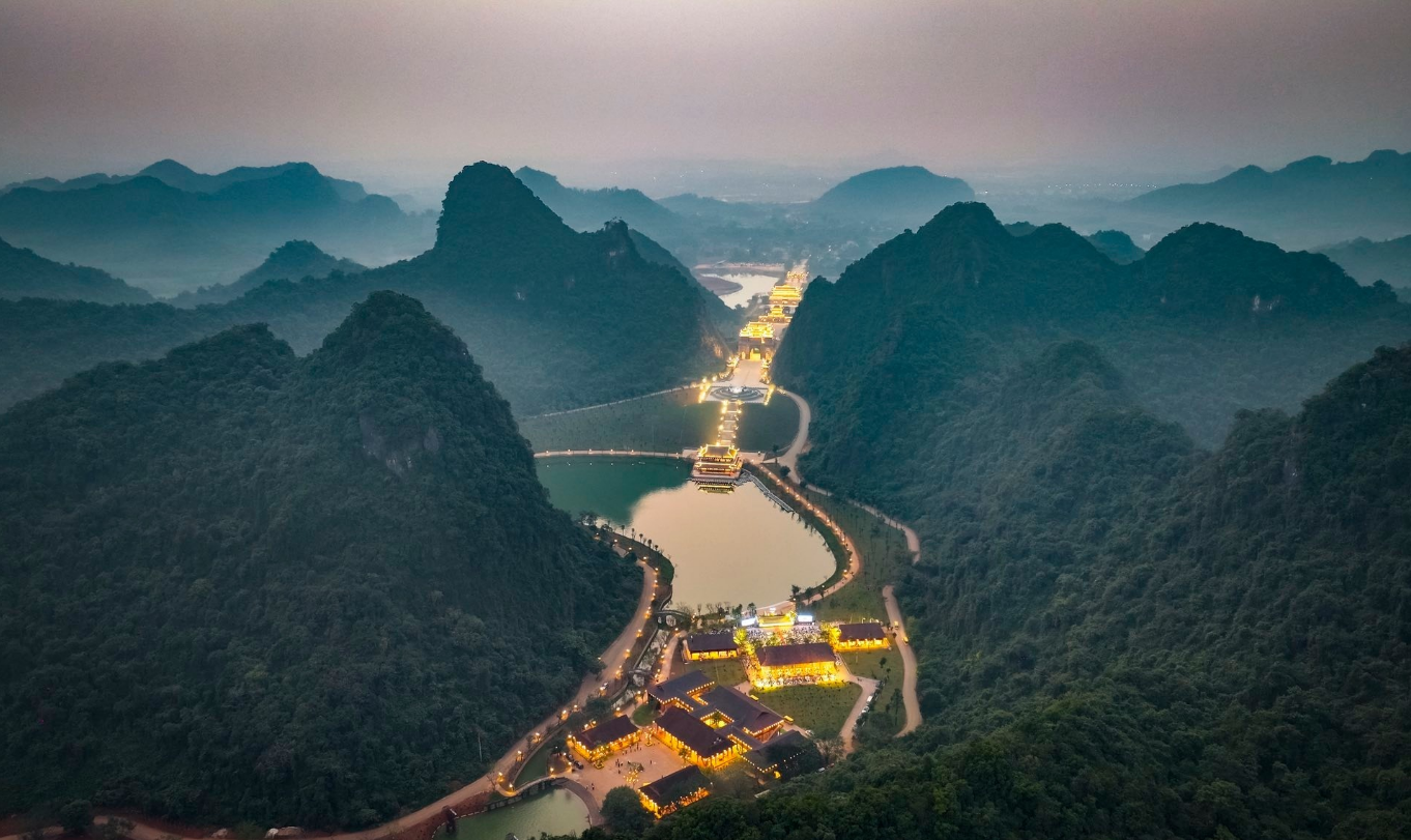 Hanoi to Ninh Binh: A New Journey Through Vietnam’s Heritage Hanoi to Ninh Binh: A New Journey Through Vietnam’s Heritage